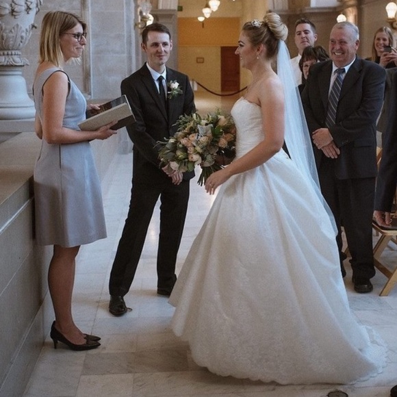 Carolina Herrera Audrina Wedding Dress - Picture 4 of 4